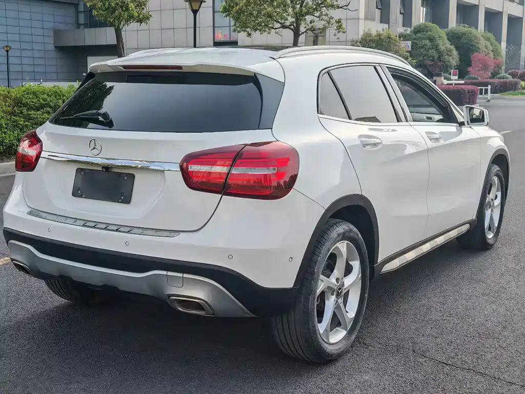 Mercedes-Benz GLA — миниатюра 7