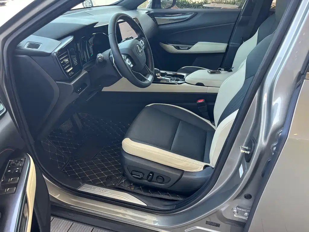 Lexus NX — миниатюра 9