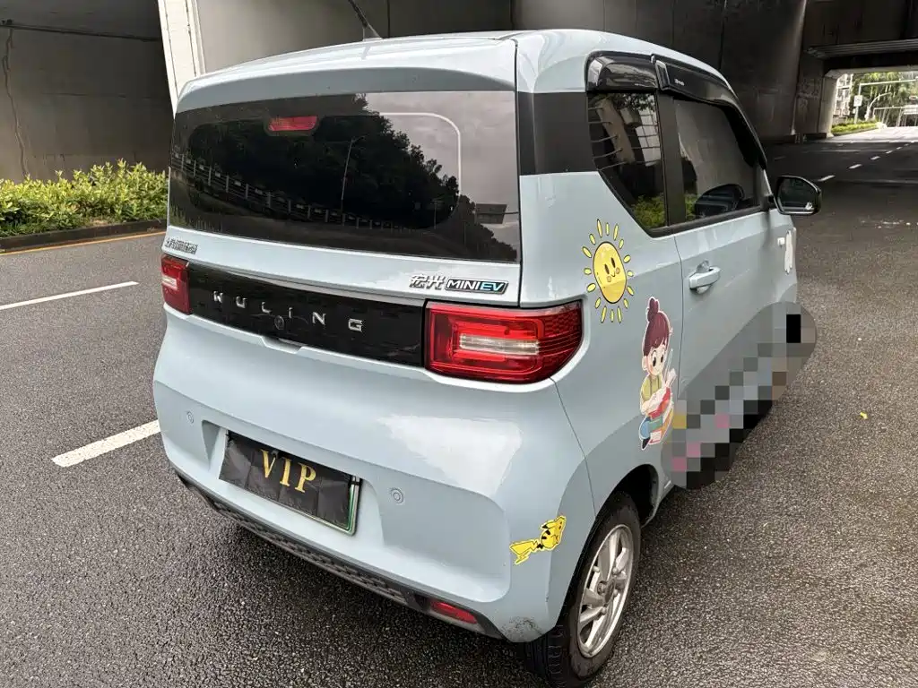 Wuling MINIEV — миниатюра 4