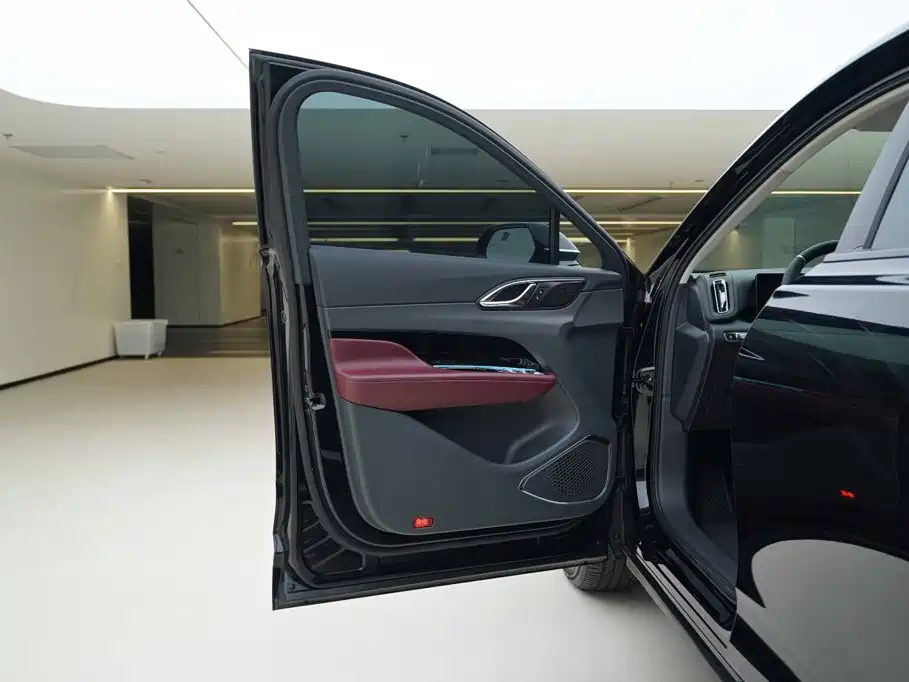 Hongqi Hongqi HS3 PHEV — миниатюра 16