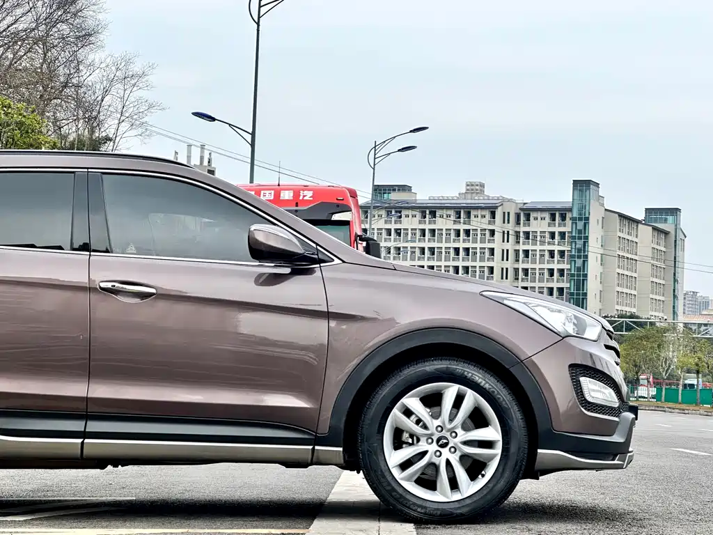 Hyundai Santa Fe (Import) — миниатюра 12