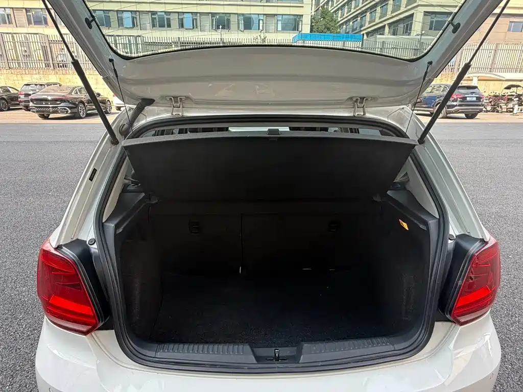 Volkswagen Polo — миниатюра 13