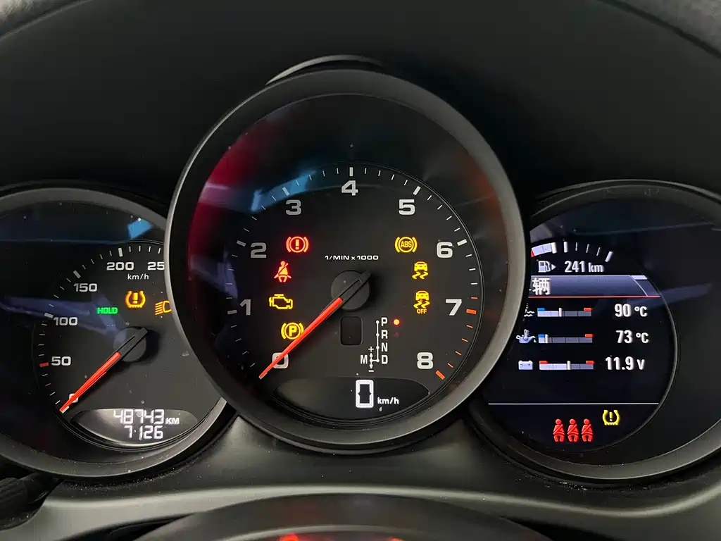 Porsche Macan — миниатюра 11