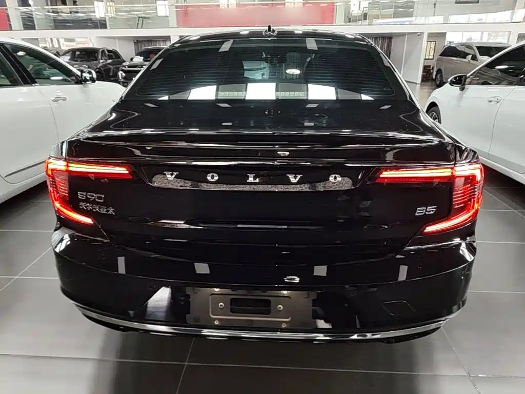 Volvo S90 — миниатюра 6