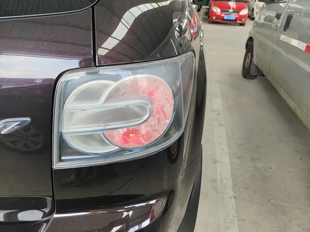 Mazda CX-7 — миниатюра 8