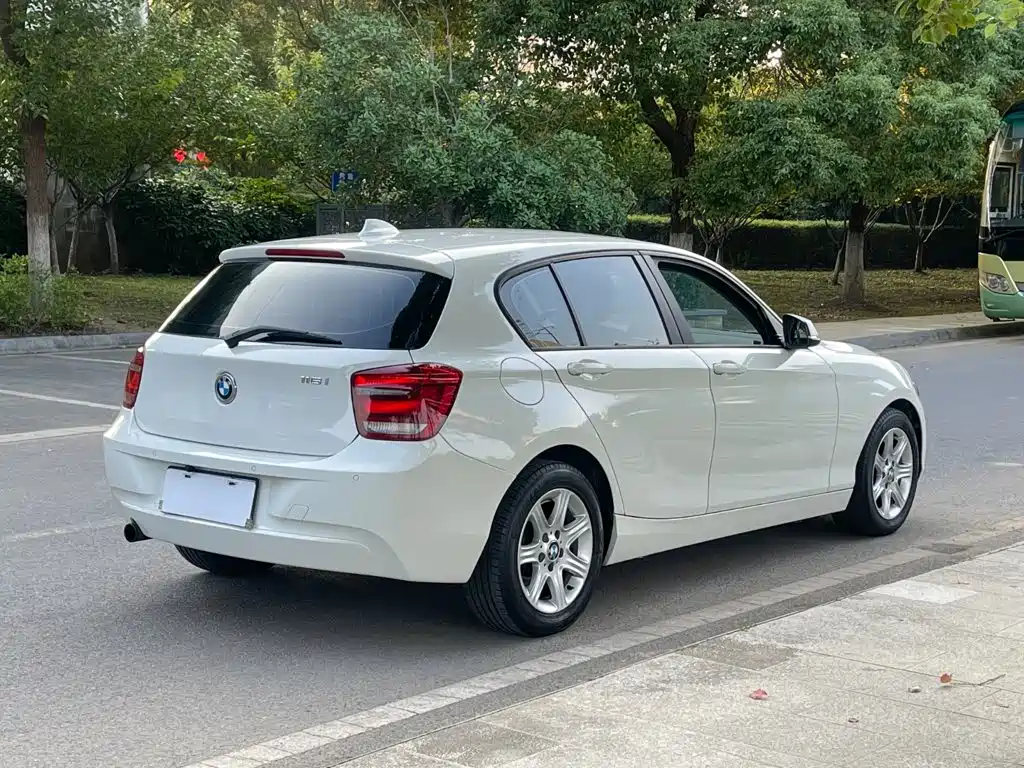 BMW 1 Series (Import) — миниатюра 7
