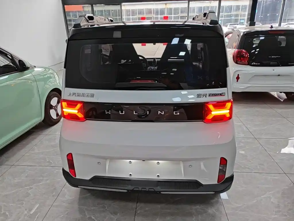 Wuling MINIEV — миниатюра 6