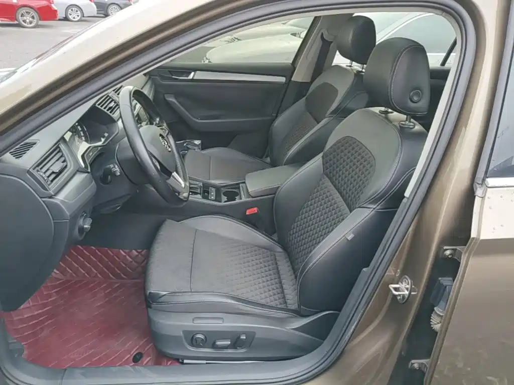 Skoda Superb — миниатюра 15