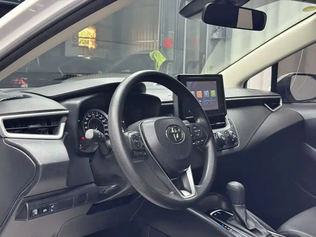 Toyota Corolla — миниатюра 5