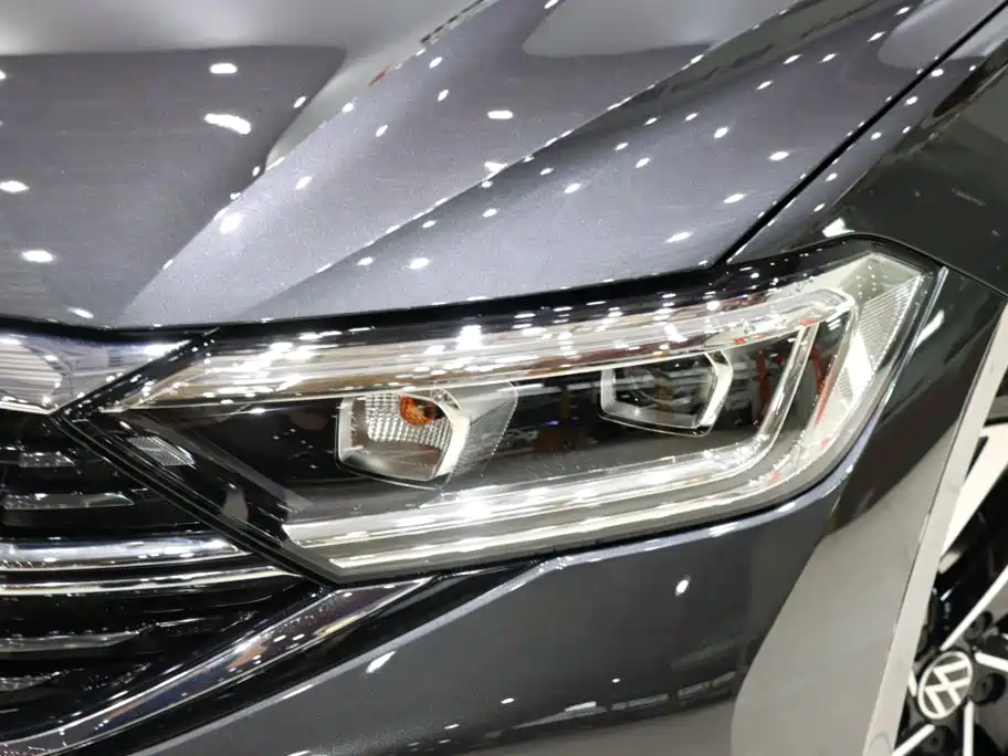 Volkswagen Sagitar — миниатюра 7