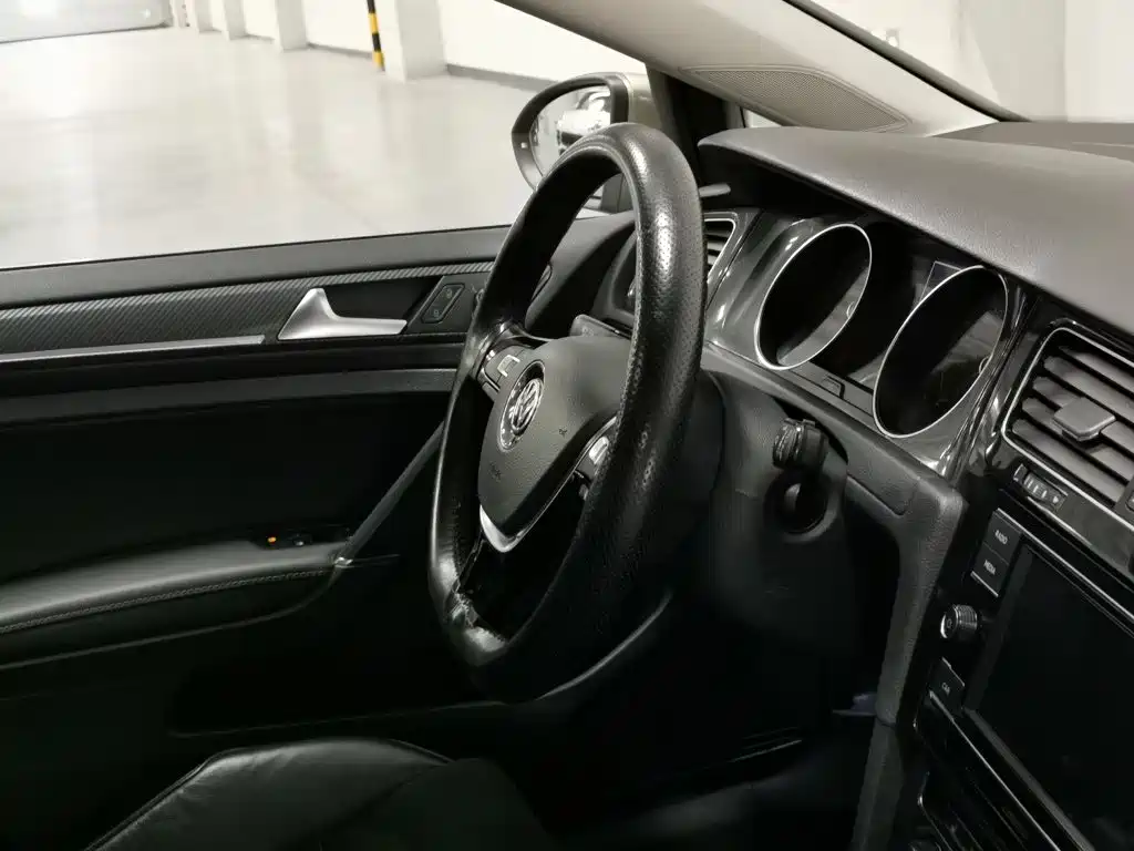 Volkswagen Golf — миниатюра 22