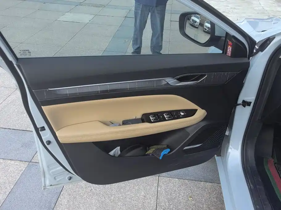 Geely L HiP — миниатюра 7
