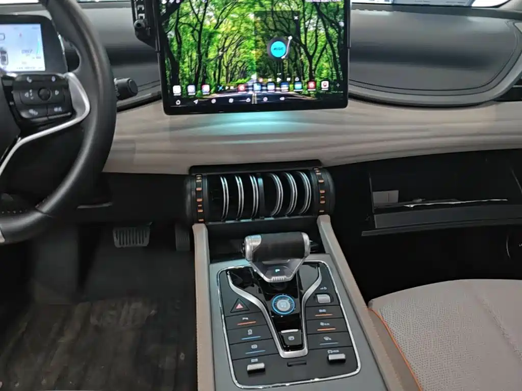 BYD Yuan Plus — миниатюра 10