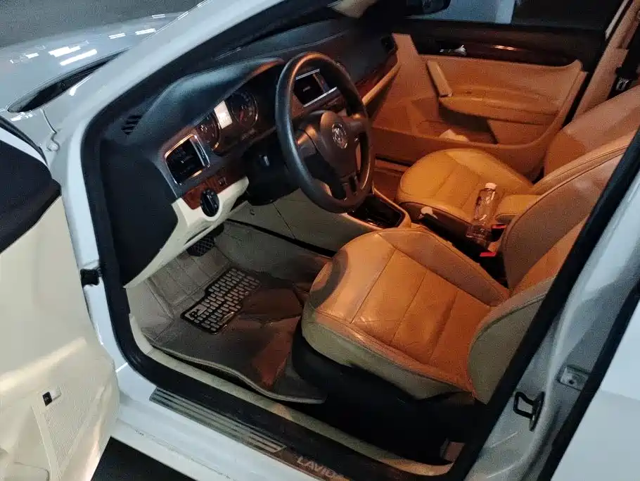 Volkswagen Lavida — миниатюра 9
