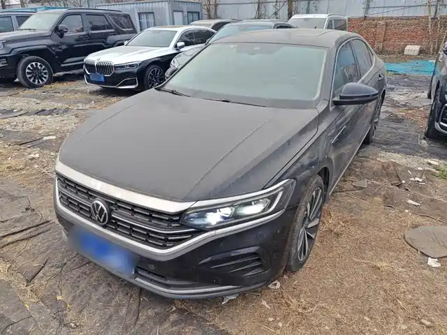 VOLKSWAGEN PASSAT