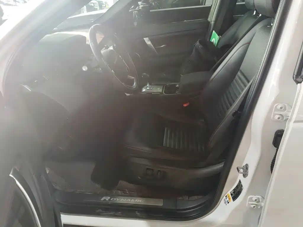 Land Rover Discovery Sport — миниатюра 11