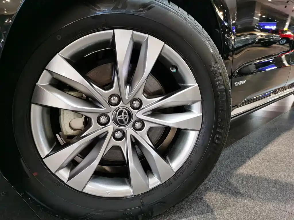 Toyota Sienna — миниатюра 18