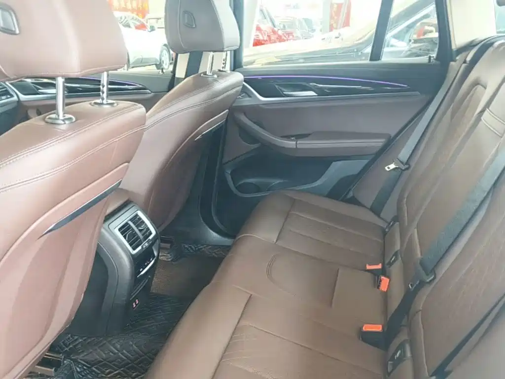 BMW iX3 — миниатюра 17