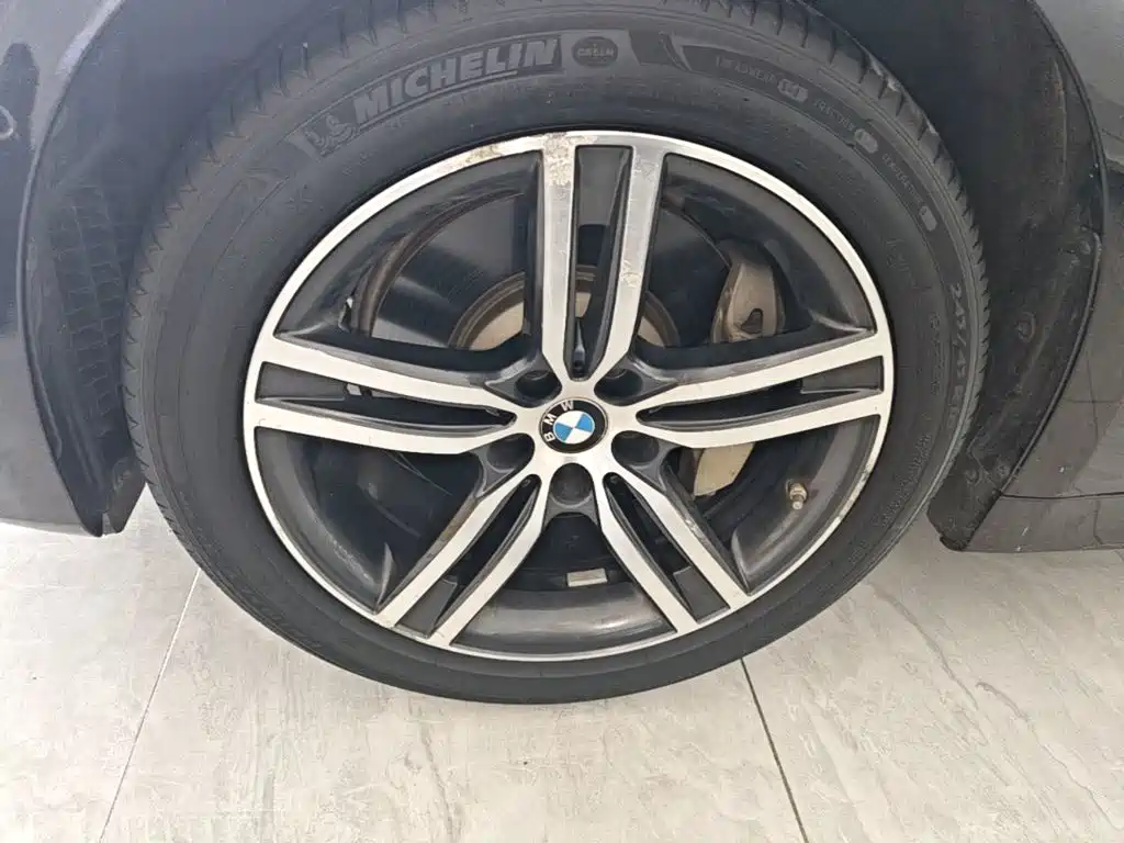BMW 5 Series — миниатюра 23