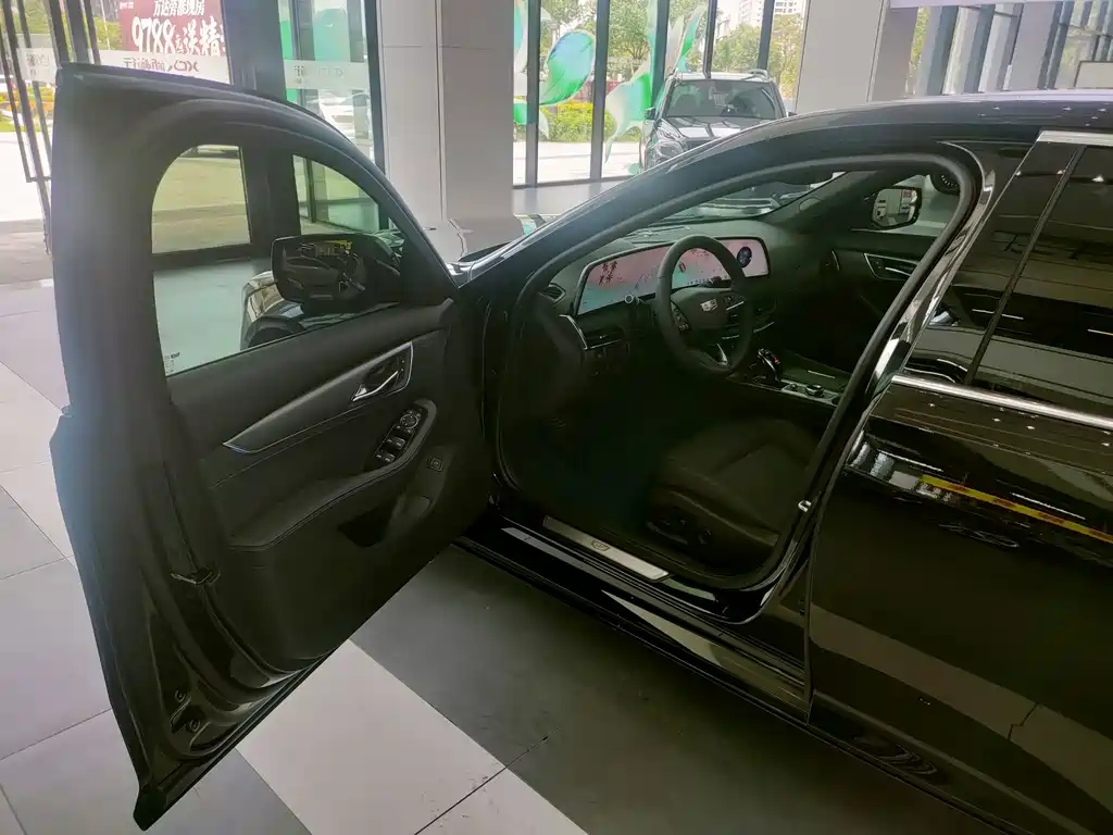 Cadillac CT5 — миниатюра 15