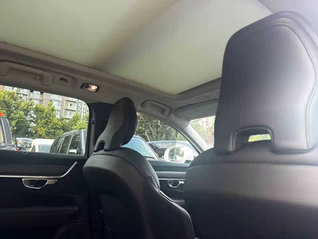 Volvo V90 — миниатюра 10