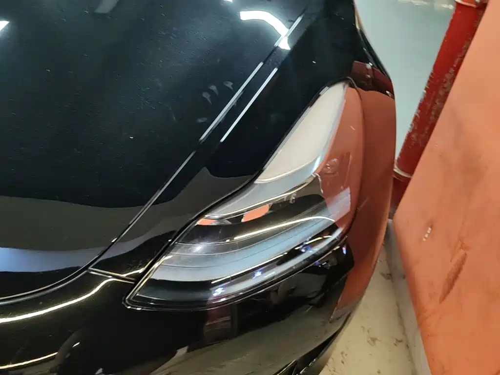 Tesla Model 3 — миниатюра 24