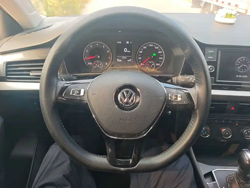 Volkswagen Lavida — миниатюра 11