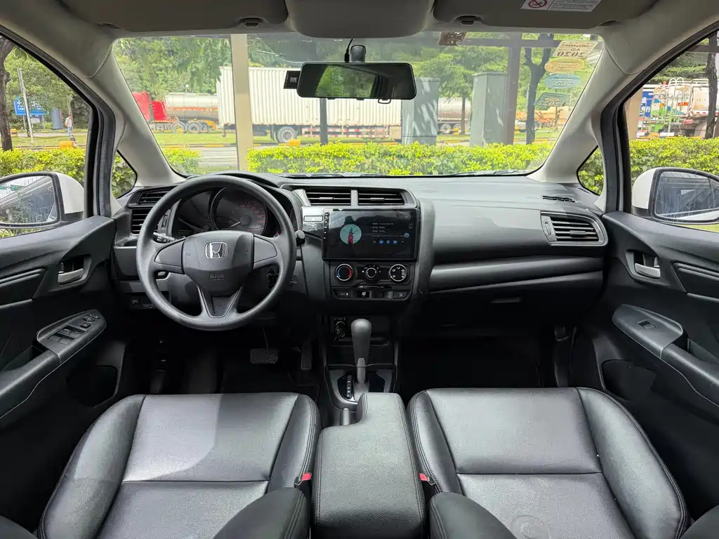 Honda Fit — миниатюра 6