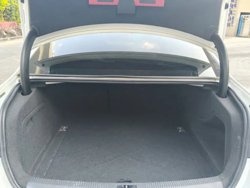 Audi A4L — миниатюра 15