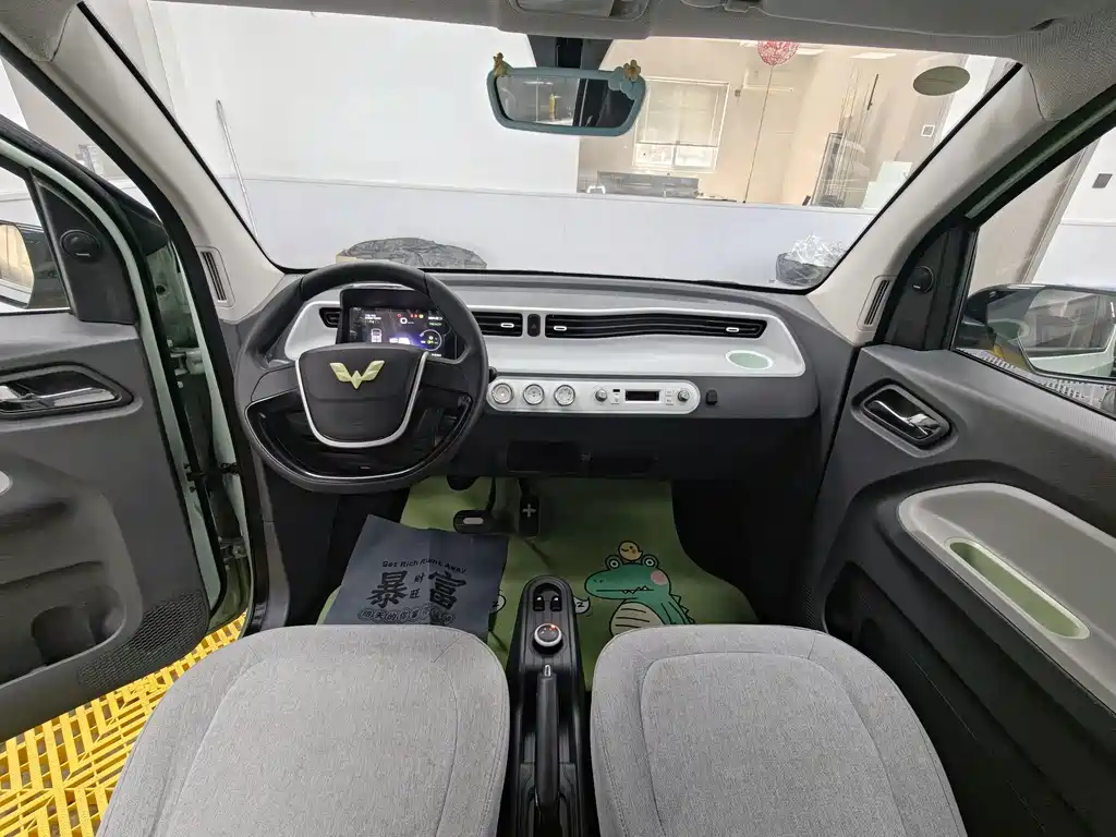 Wuling MINIEV — миниатюра 9