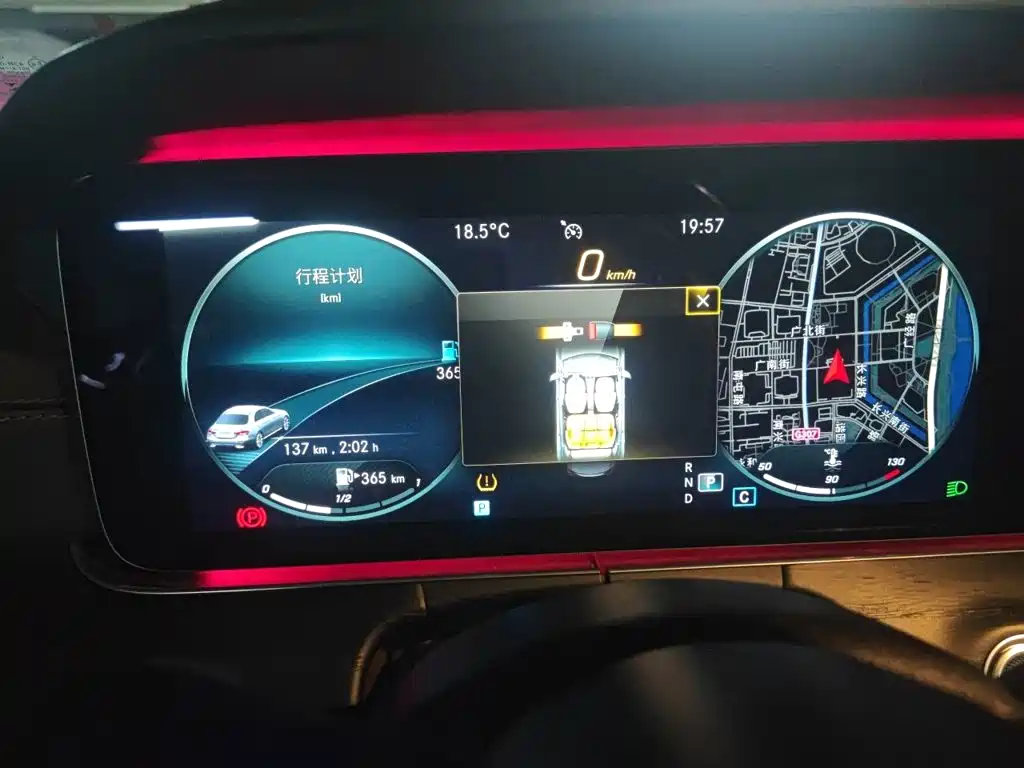 Mercedes-Benz E-Class — миниатюра 12