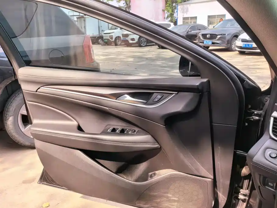 Buick LaCrosse — миниатюра 7