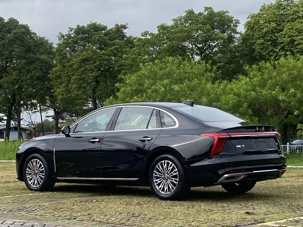 Hongqi Hongqi H5 — миниатюра 6