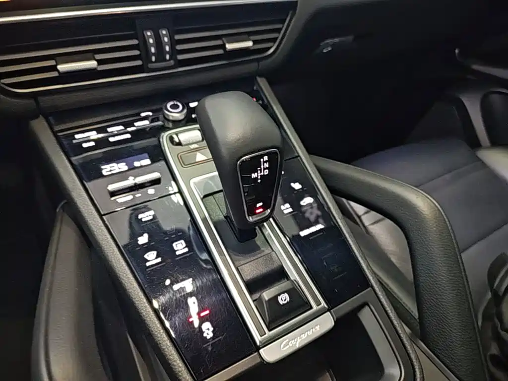 Porsche Cayenne — миниатюра 14