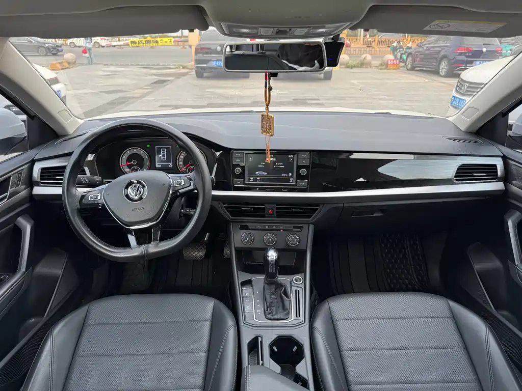 Volkswagen Lavida — миниатюра 9