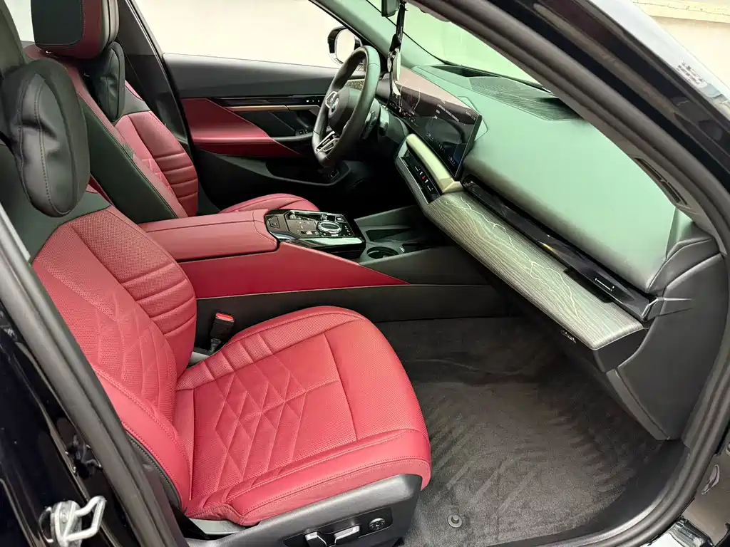 BMW 5 Series — миниатюра 15
