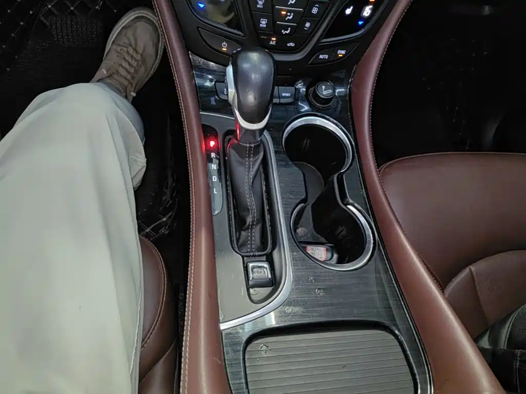 Buick Envision Plus — миниатюра 14