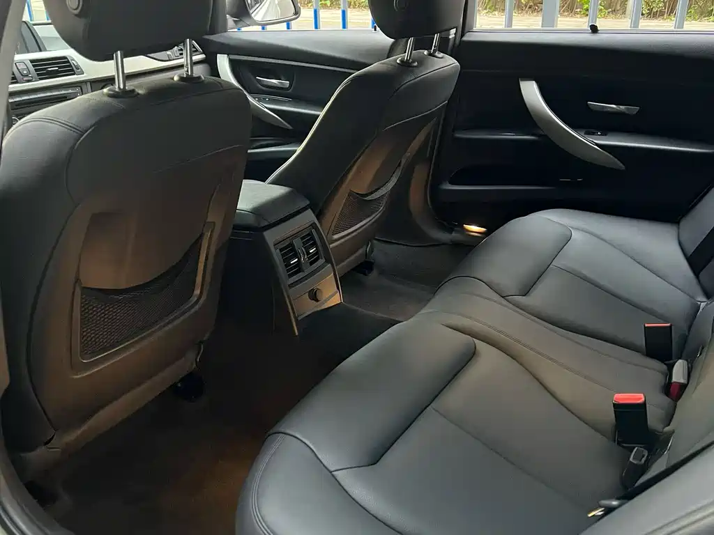 BMW 3 Series — миниатюра 7