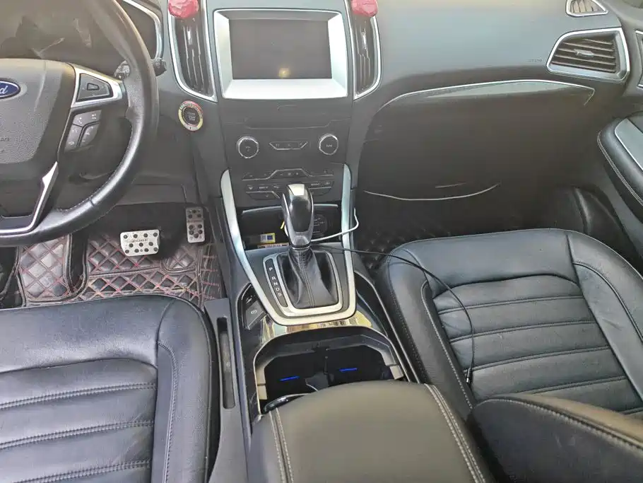 Ford Edge — миниатюра 16