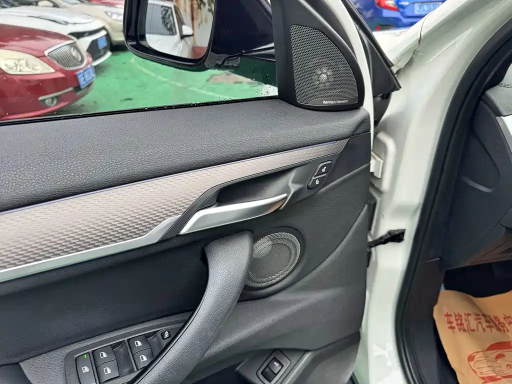 BMW X2 (Import) — миниатюра 6