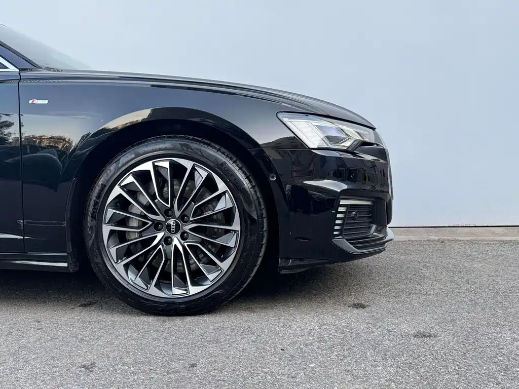 Audi A6L New Energy — миниатюра 22