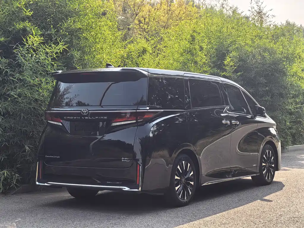 Toyota Vellfire — миниатюра 17