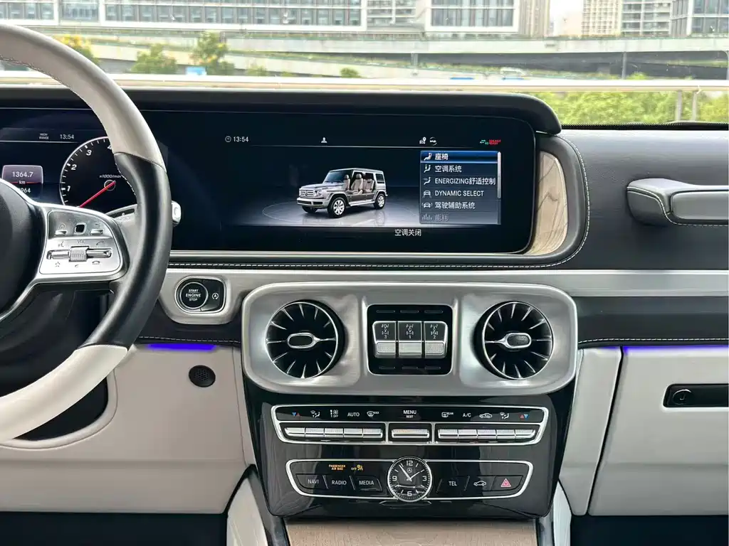 Mercedes-Benz G-Class — миниатюра 12