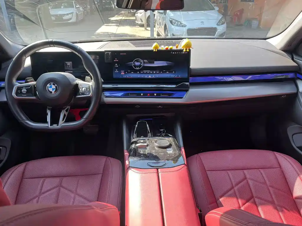 BMW 5 Series — миниатюра 8