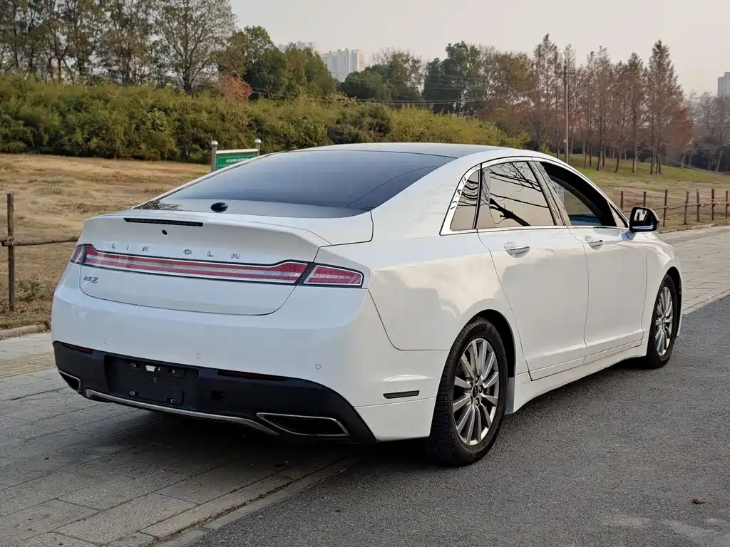 LINCOLN MKZ
