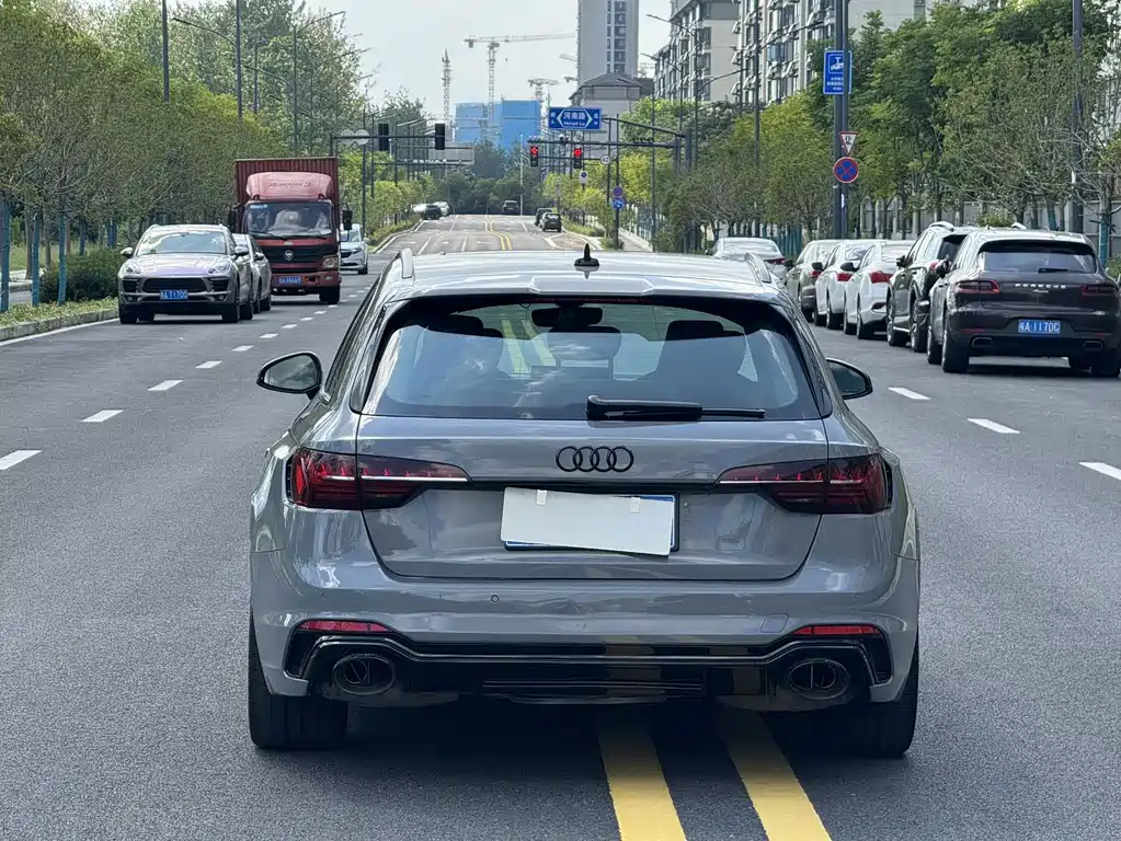 Audi RS 4 — миниатюра 8