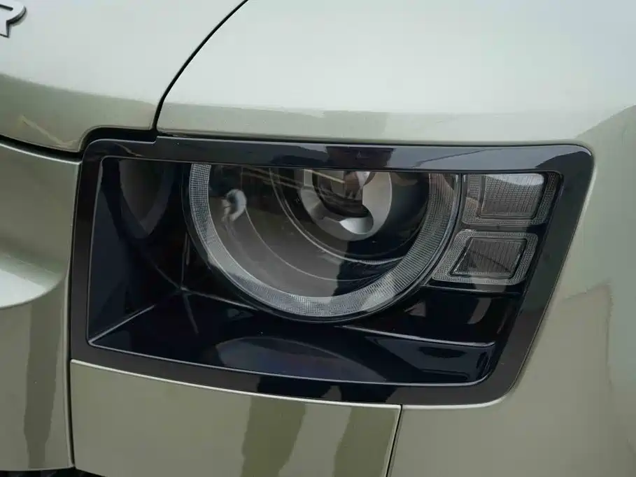Land Rover Defender — миниатюра 14