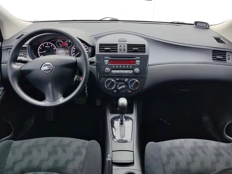 Nissan Tiida — миниатюра 12