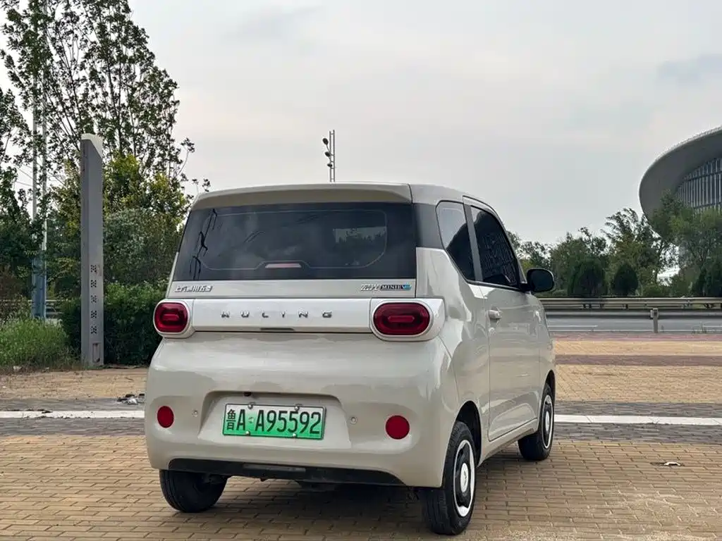 Wuling MINIEV — миниатюра 4