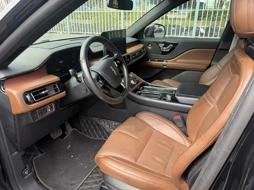 Lincoln Aviator — миниатюра 10